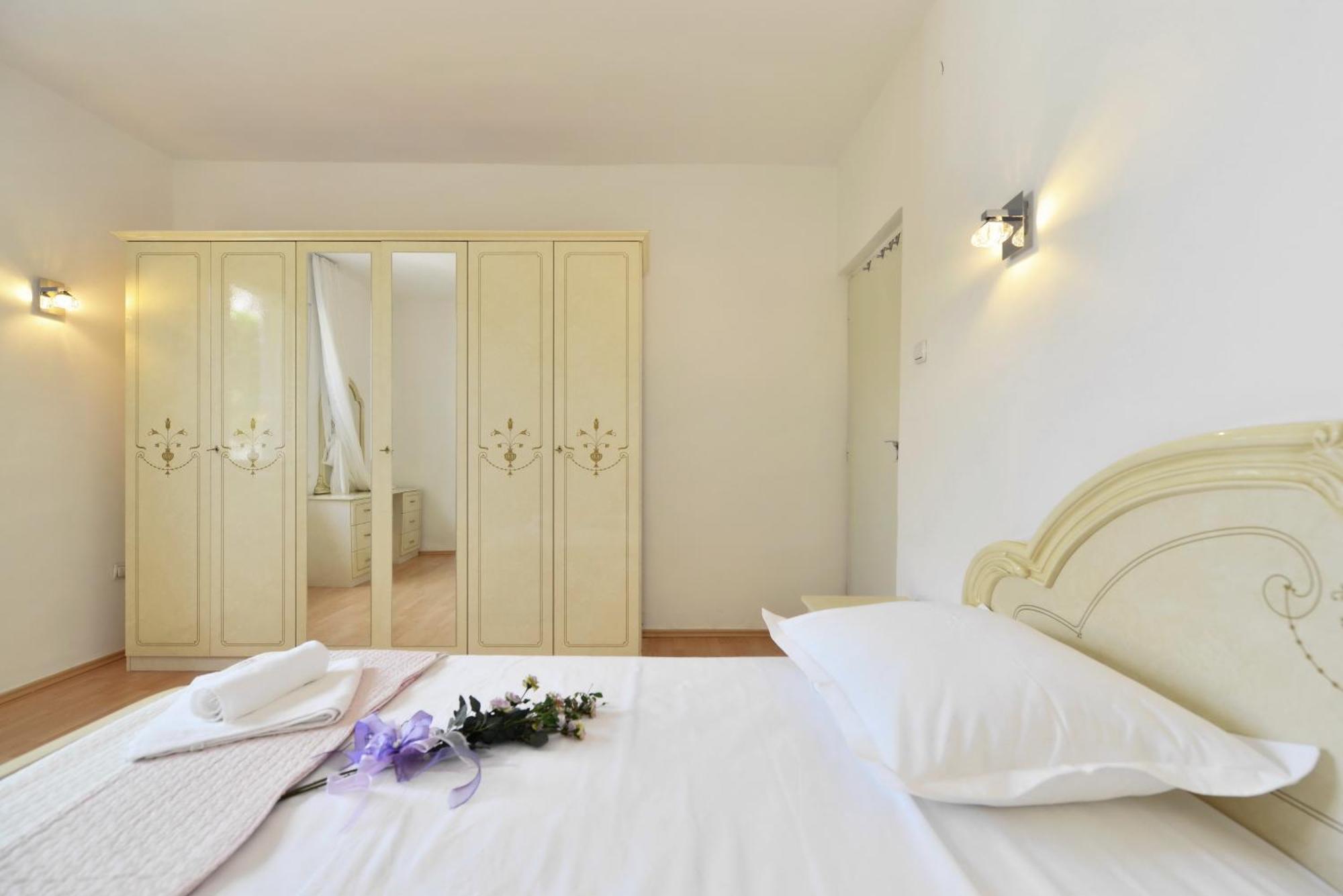 Villa Sarah ซูเปตาร์ ภายนอก รูปภาพ